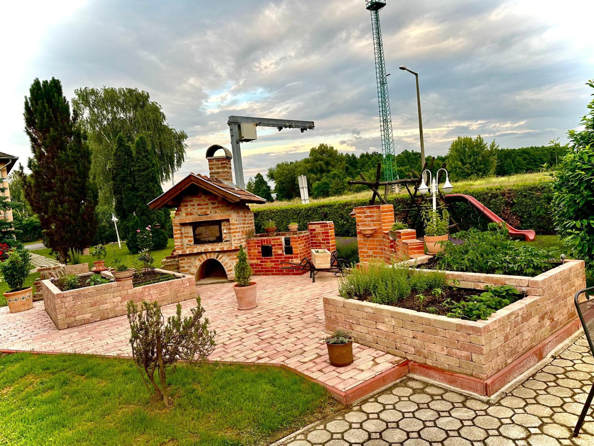 Hotel Zéta Lenti Exterior foto